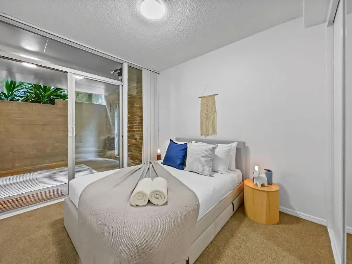 Apartament Views By Day Waves At Night Caloundra