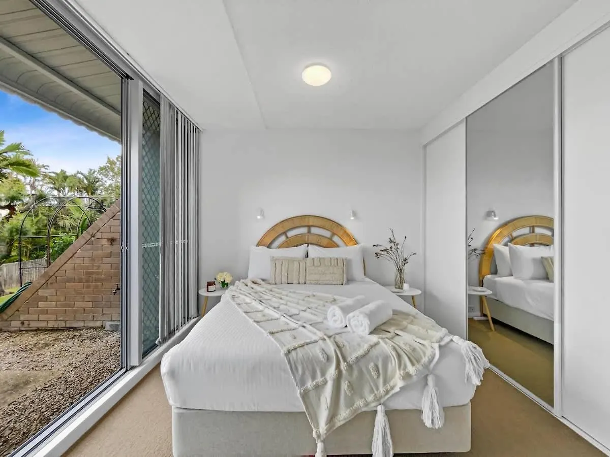Apartament Views By Day Waves At Night Caloundra Australia