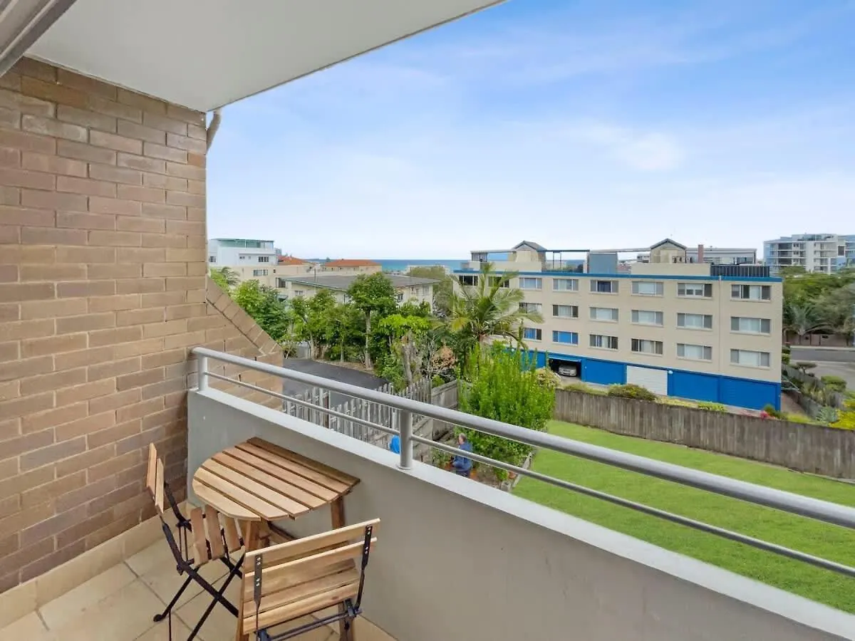 Apartament Views By Day Waves At Night Caloundra